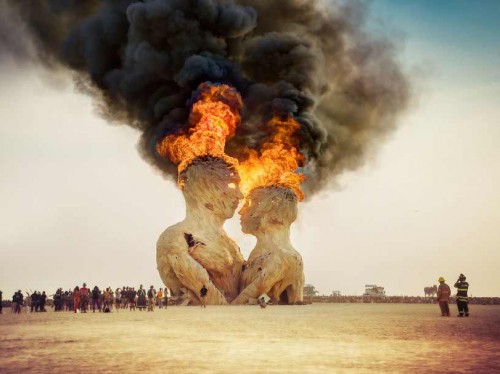 unique-festivals-around-the-world-burning-man-trey-ratcliff-11__880 برترین فستیوالها