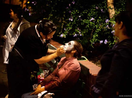 unique-festivals-around-the-world-dia-de-los-muertos-rob-sheridan-2 برترین فستیوالها