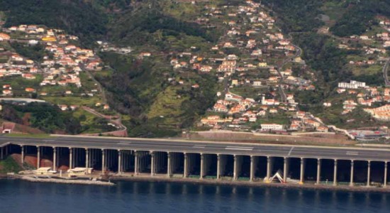 Aeroporto_da_Madeira_runway خطرناک ترین فرودگاه های دنیا