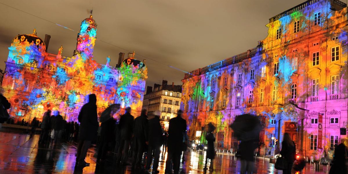 Lyon-Festival-Of-Light-Old-Square2 فستیوال لیون