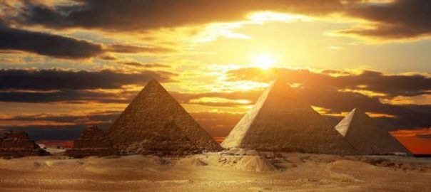 اهرام ثلاثه مصر