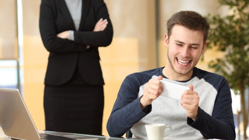 گوشی های هوشمند کارکنان گوشی های هوشمند کارکنان