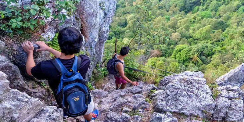 hiking-bukit-tabur-malaysia_cs hiking-bukit-tabur-malaysia_cs