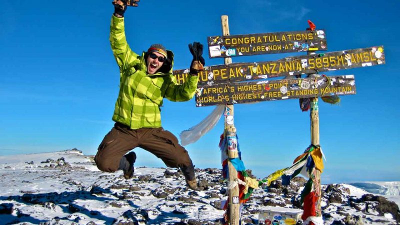 climbing-kilimanjaro-1 صعود به کلیمانجارو