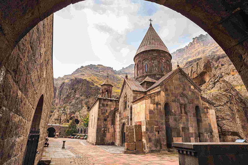 نمای بیرونی کلیسای گغارد نمای بیرونی کلیسای گغارد