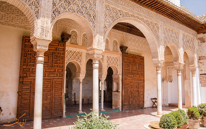 درون کاخ الحمراء. درون کاخ الحمراء.