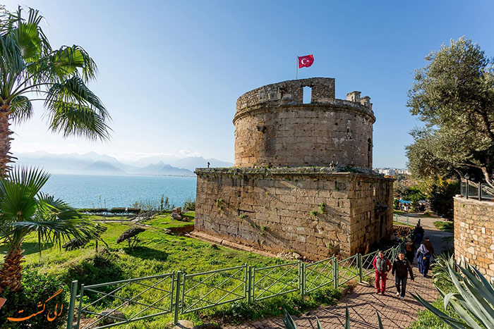 برج Hıdırlık در آنتالیا برج Hıdırlık در آنتالیا