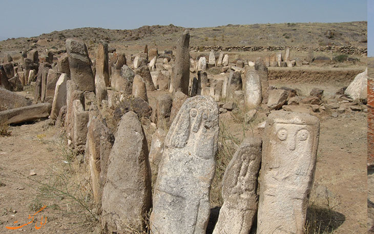 مردان دست برسینه مردان دست برسینه