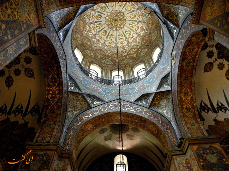 داخل کلیسای اچیمیادزین در ارمنستان داخل کلیسای اچیمیادزین در ارمنستان