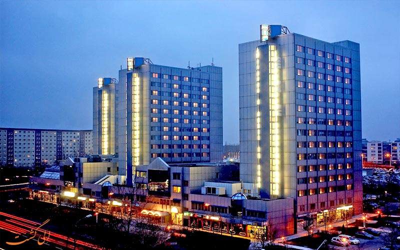City Hotel Berlin East- eligasht.com نمای هتل در شب City Hotel Berlin East- eligasht.com نمای هتل در شب