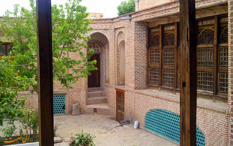 حیاط حسینیه امینی ها حیاط حسینیه امینی ها