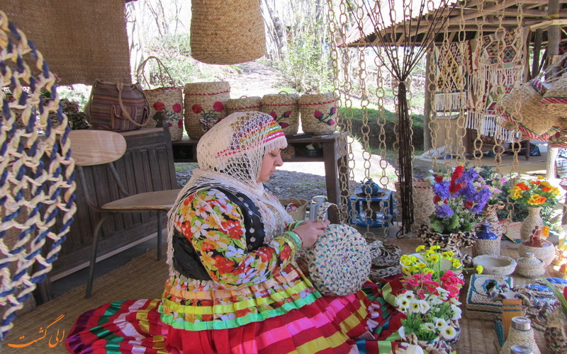صنایع دستی در موزه صنایع دستی در موزه