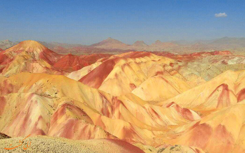 تاثیر رنگ ها در زندگی مردم منطقه تاثیر رنگ ها در زندگی مردم منطقه