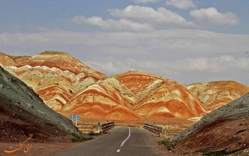 کوه های رنگی ماهنشان کوه های رنگی ماهنشان