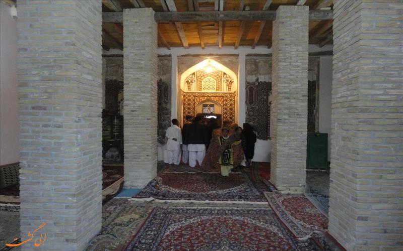 داخل مقبره سید غلام رسول چابهار داخل مقبره سید غلام رسول چابهار