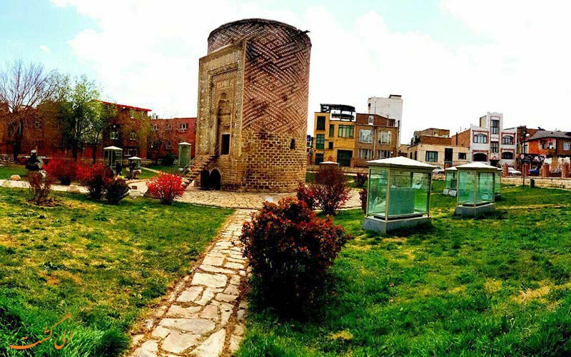 برج سه گنبد در ارومیه برج سه گنبد در ارومیه
