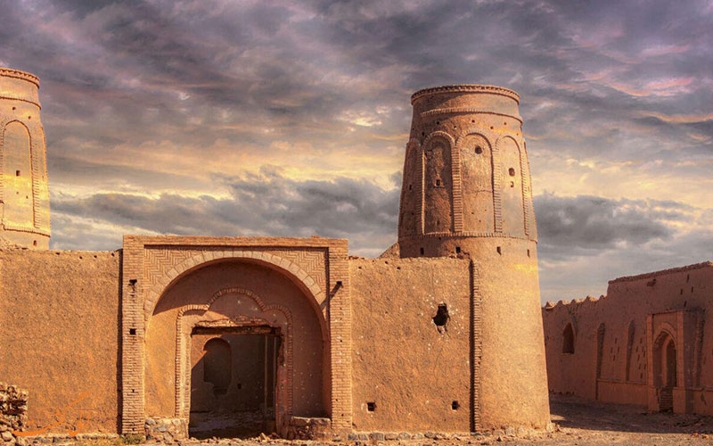یک کاروانسرا یک کاروانسرا