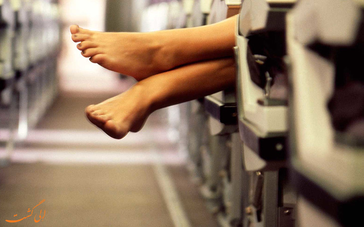 بدون کفش سوار هواپیما نشوید بدون کفش سوار هواپیما نشوید
