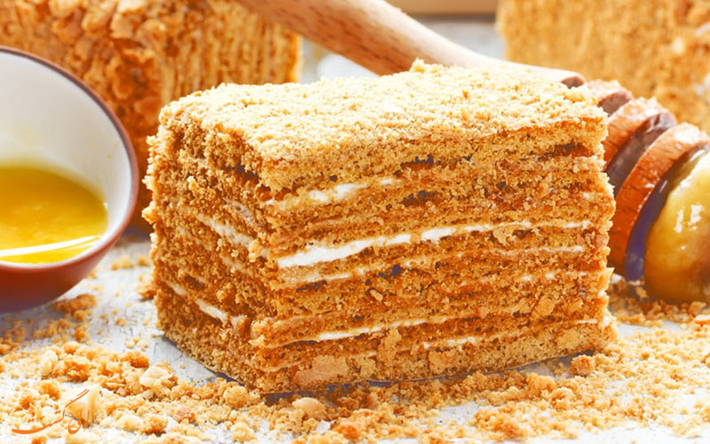 معرفی شیرینی های معروف روسیه، کیک ناپلئونی | Napoleon cake معرفی شیرینی های معروف روسیه، کیک ناپلئونی | Napoleon cake