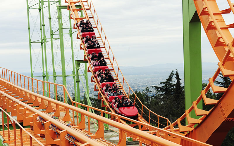 15_ تفریح در شهربازی متاتسمیندا | Mtatsminda Amusement Park 15_ تفریح در شهربازی متاتسمیندا | Mtatsminda Amusement Park