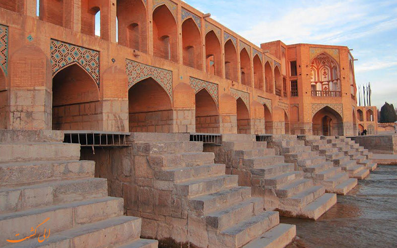 ساختمان بیگ لری ساختمان بیگ لری
