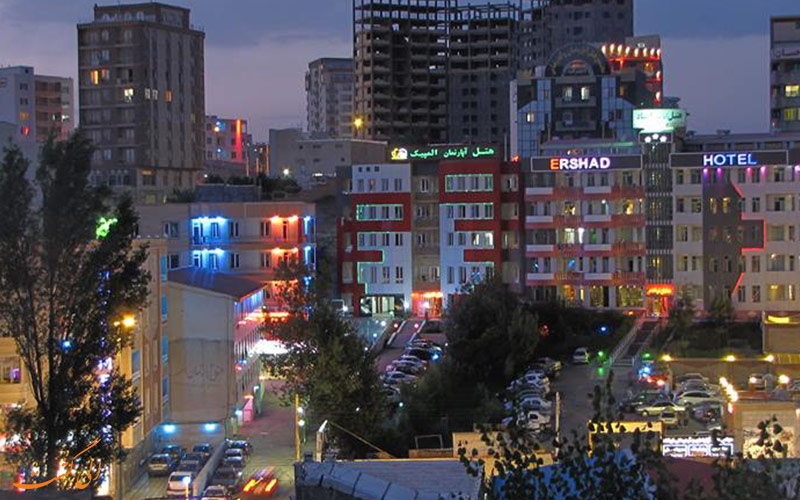 نمایی از شهر سرعین بعد از غروب خورشید نمایی از شهر سرعین بعد از غروب خورشید