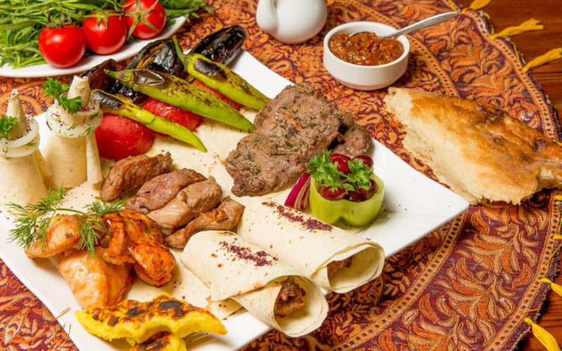 کباب از غذاهای سنتی آذربایجانی در باکو کباب از غذاهای سنتی آذربایجانی در باکو