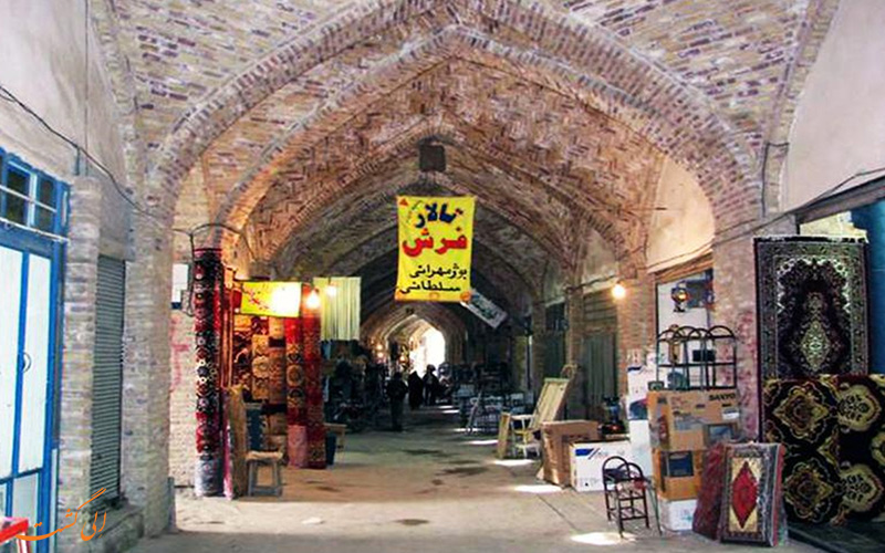 یکی از معروف ترین بازارهای شهر نیشابور بازار سرپوش هست که متعلق به دوره صفوی است. یکی از معروف ترین بازارهای شهر نیشابور بازار سرپوش هست که متعلق به دوره صفوی است.