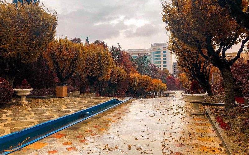پارک نیاوران تهران، با گونه های درختی صد ساله پارک نیاوران تهران، با گونه های درختی صد ساله