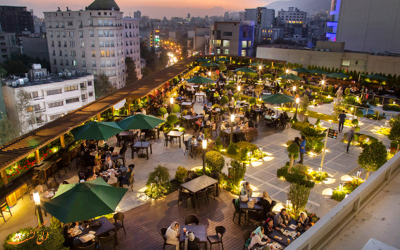 فود کورت سر باز مرکز خرید (Sana Shopping Center) فود کورت سر باز مرکز خرید (Sana Shopping Center)
