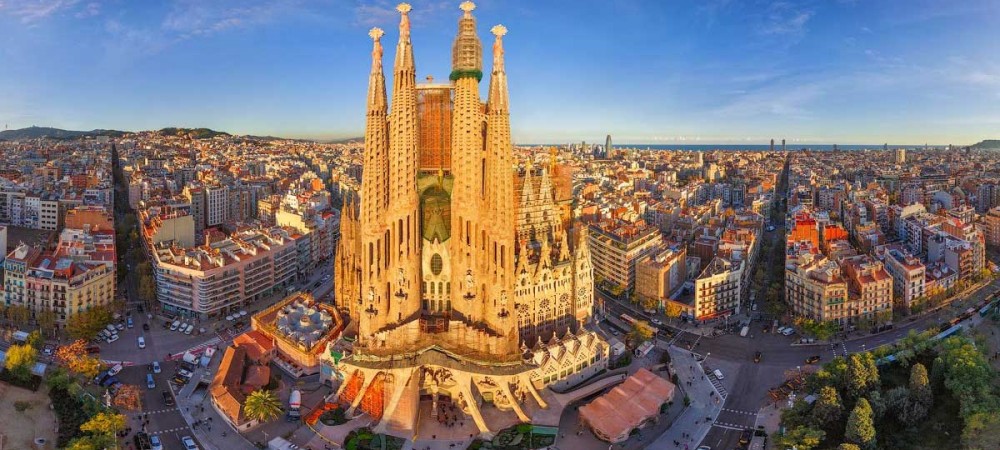 90-La-Sagrada-Familia-Barcelona11 شهر بارسلون