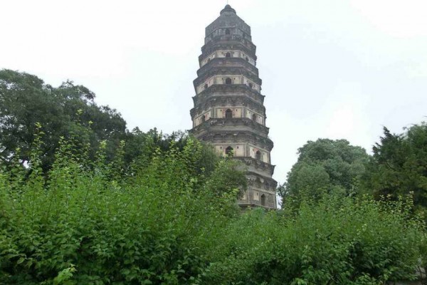 leaning-buildings1 برج Yunyan Pagoda