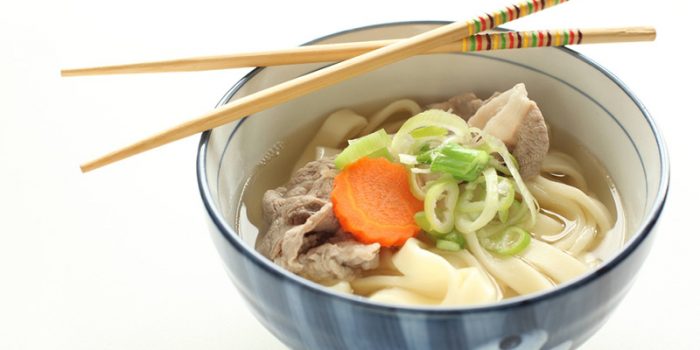 غذا خوردن بتا چوبهای چینی غذا خوردن بتا چوبهای چینی