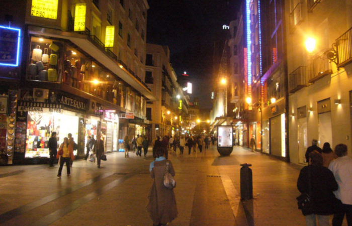 خیابان کایه د پرسیادوس (Calle de Preciados) خیابان کایه د پرسیادوس (Calle de Preciados)