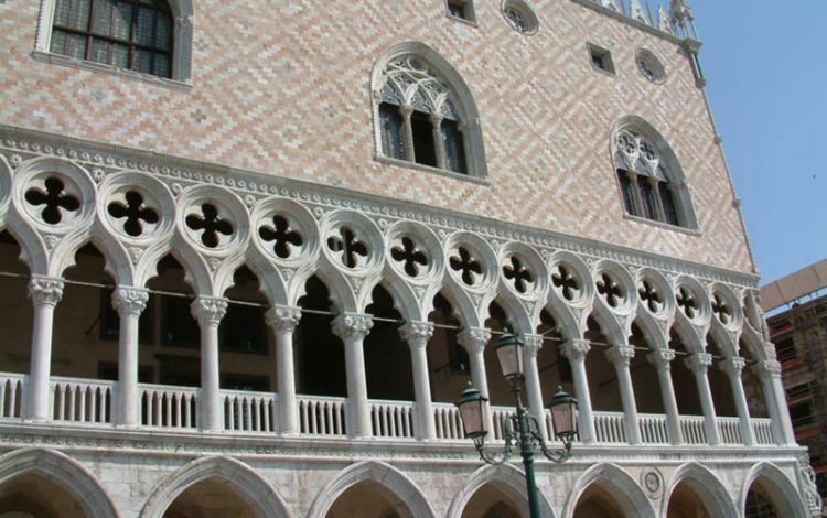 معماری کاخ دوک معماری کاخ دوک