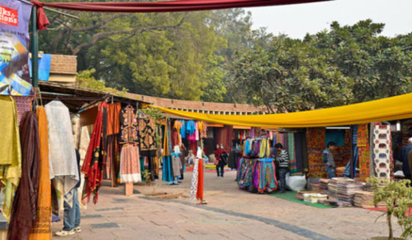 دیلی هات (Dilli Haat) دیلی هات (Dilli Haat)