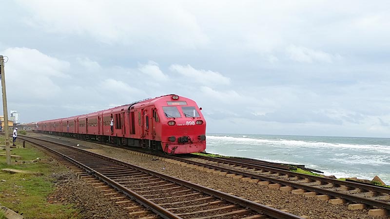 Train in siri lanka Train in siri lanka