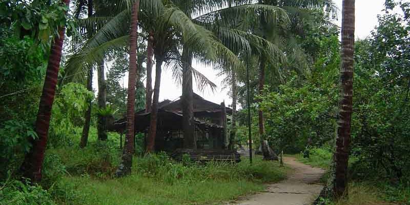 house_near_the_northern_coast_of_pulau_ubin_singapore house_near_the_northern_coast_of_pulau_ubin_singapore