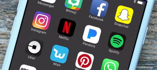 اپلیکیشن موبایل