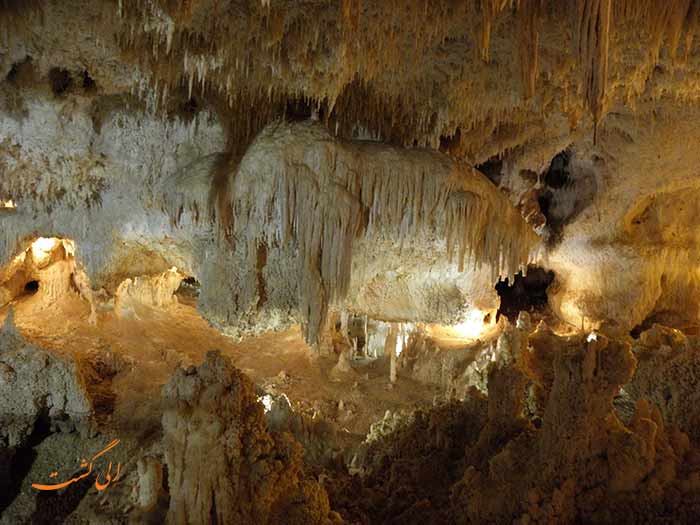 Katale-Khor-stalaktit.jpg