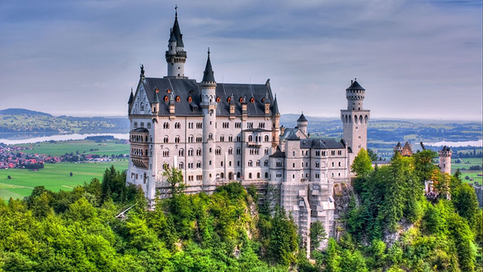 قلعه ی Neuschwanstein در آلمان قلعه ی Neuschwanstein در آلمان