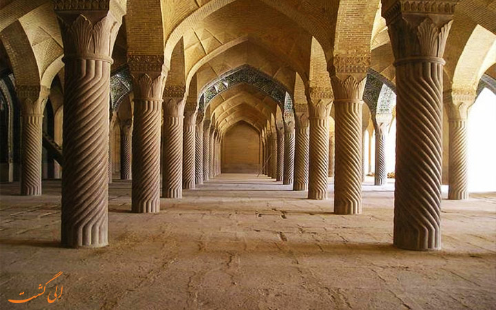 ستون های مسجد وکیل ستون های مسجد وکیل