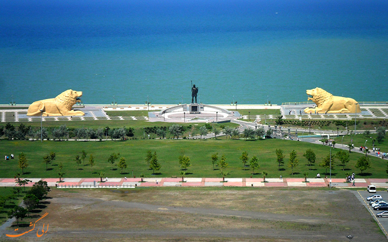 مجسمه آمازون مجسمه آمازون
