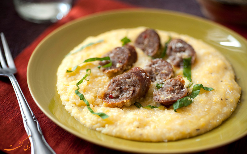 آرد ذرت و گوشت گاو پخته شده آرد ذرت و گوشت گاو پخته شده