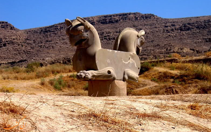 سرستون هخامنشی سرستون هخامنشی