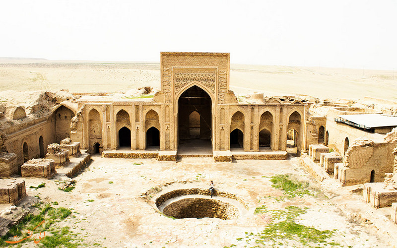کاروانسرای زیبای رباط شرف کاروانسرای زیبای رباط شرف