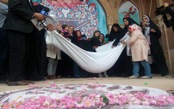 جشنواره ملی و مذهبی گل غلتان جشنواره ملی و مذهبی گل غلتان