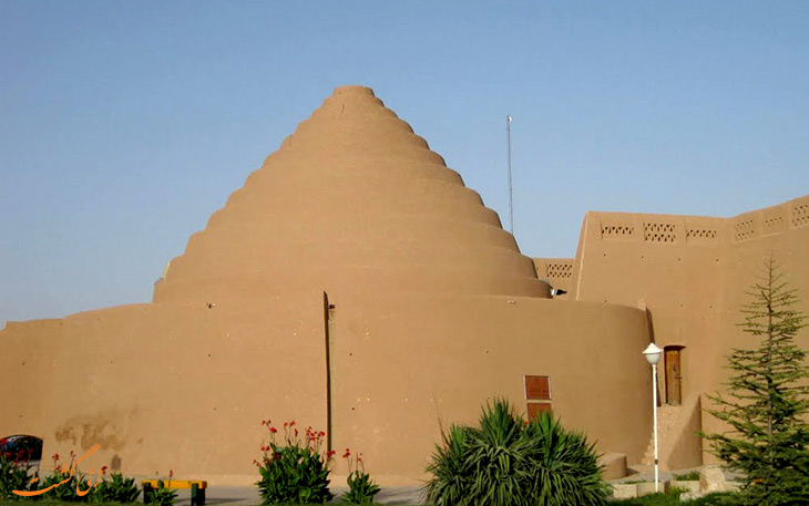 یخدان موئدی در کرمان یخدان موئدی در کرمان