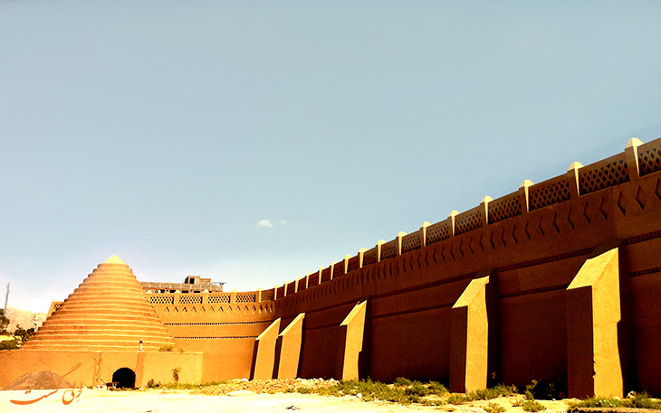 یخدان موئدی در کرمان یخدان موئدی در کرمان