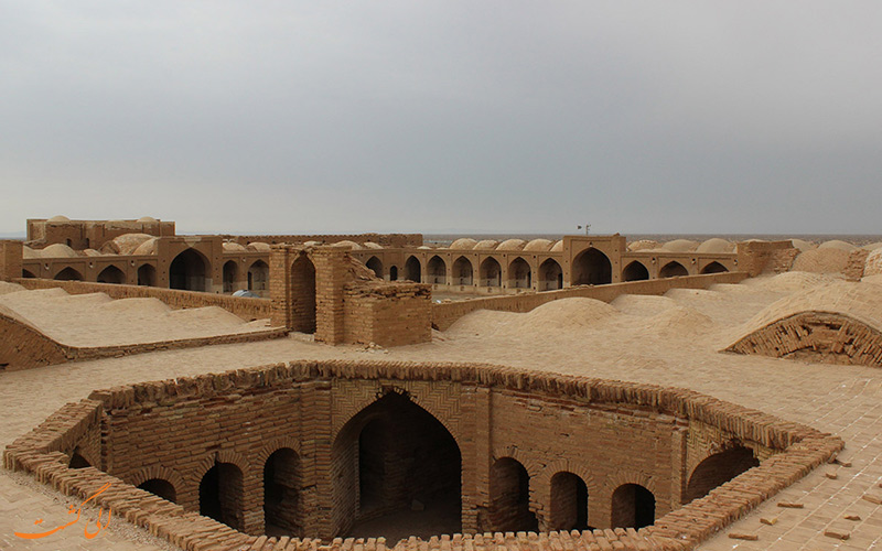 کاروانسرای دیر گچین قم کاروانسرای دیر گچین قم